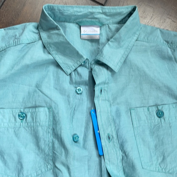 Men’s Columbia button down shirt with tags still on it - Picture 3 of 5